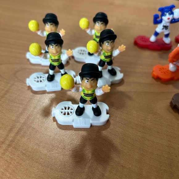 Kinder egg joy NBA figures & avatar lot of 36 mini toys basketball mascots - Picture 2 of 7